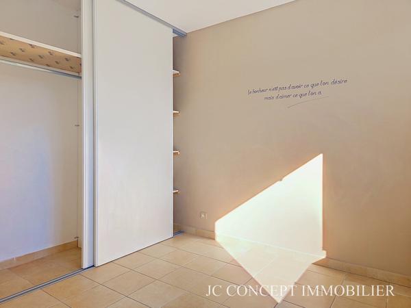 Maison plain pied 90 m² sur 850 m²