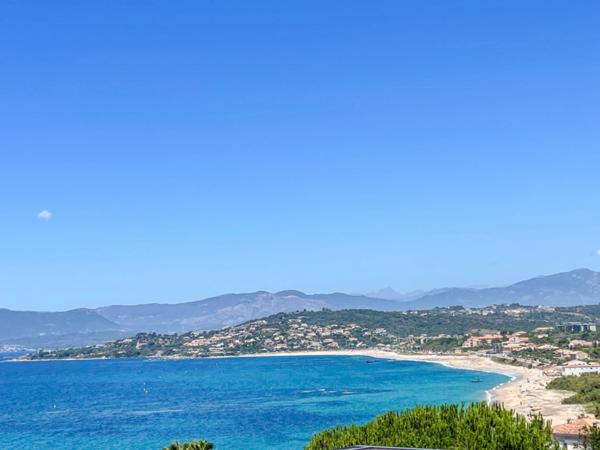 Dpt Corse (20), à vendre PIETROSELLA appartement T3 - vue mer panoramique