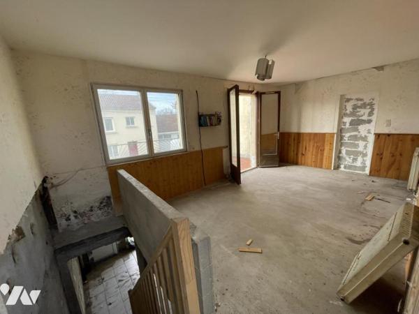 A VENDRE - BOUGUENAIS - Couillauderie - Garage d'env 107m² sur 173m² de terrain.