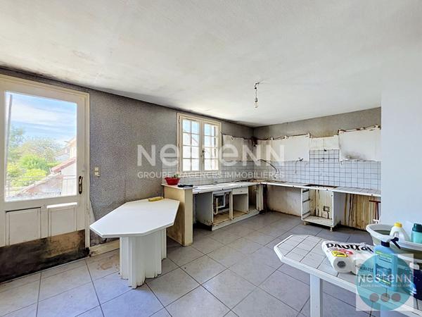 GROS POTENTIEL AUX PORTES DE BLOIS ? Maison à rénover, grands volumes et multiples possibilités !