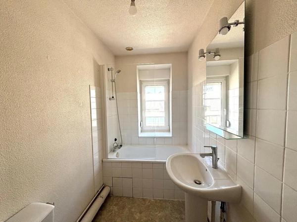 Appartement à louer 3 pièces 67.6m² Audincourt (25400)