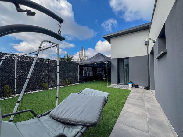 A VENDRE Maison  de plain pied a Saint Barthelemy D Anjou limite ANGERS de 3 chambres avec jardin Â§