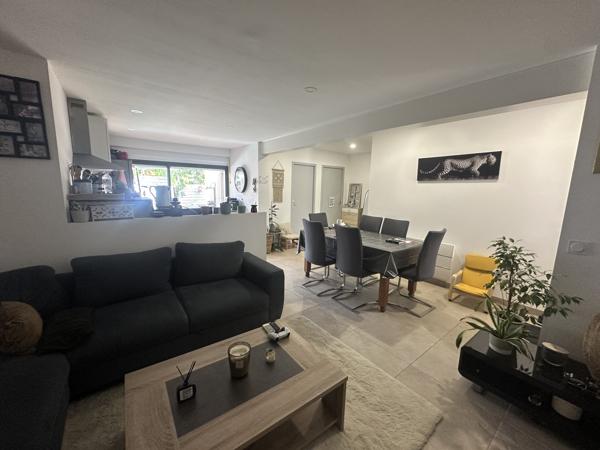MARMANDE A LOUER MAISON T3 DE PP AVEC 2 ESPACES EXTERIEURS