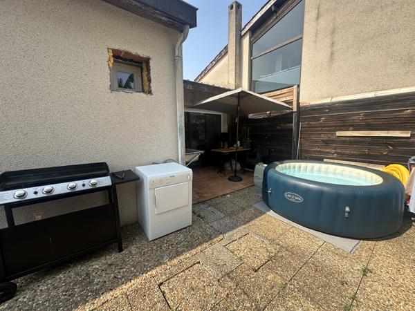 MARMANDE A LOUER MAISON T3 DE PP AVEC 2 ESPACES EXTERIEURS