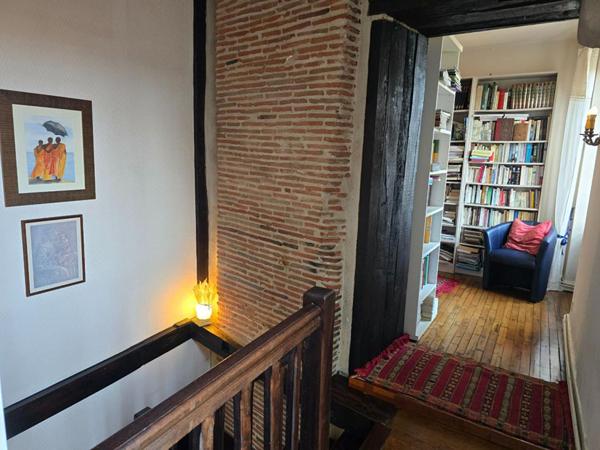 Maison de ville comprenant un duplex d'environ 150 m² et un local commercial de 100 m² , au coeur du centre historique de Périgueux