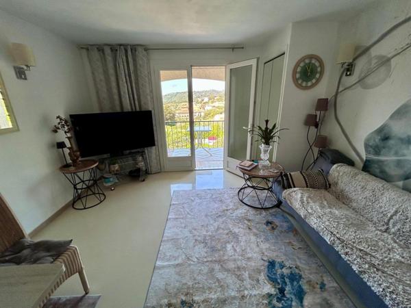 Appartement à ROQUEBRUNE-SUR-ARGENS, 83380 - 2 pièces 40m²