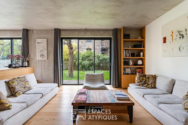 Maison d’architecte contemporaine à l’esprit loft avec jardin
