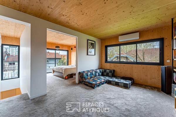 Maison d’architecte contemporaine à l’esprit loft avec jardin