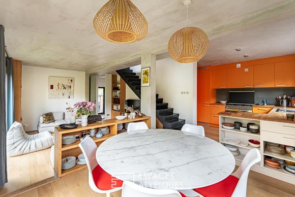 Maison d’architecte contemporaine à l’esprit loft avec jardin