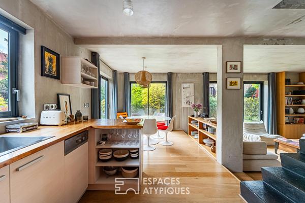 Maison d’architecte contemporaine à l’esprit loft avec jardin