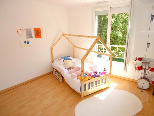 SARCELLES - Maison 7 pièces / 5 chambres - 496 000 € FAI