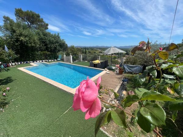 Vente                                                      Maison
                        
                     5 pièces                      120 m2                     à Le Luc