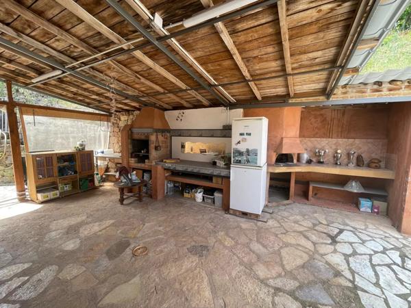Vente                                                      Maison
                        
                     5 pièces                      120 m2                     à Le Luc