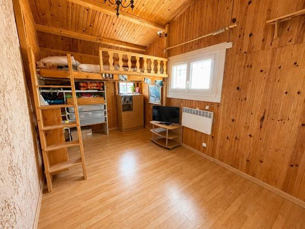Vente                                                      Maison
                        
                     5 pièces                      120 m2                     à Le Luc