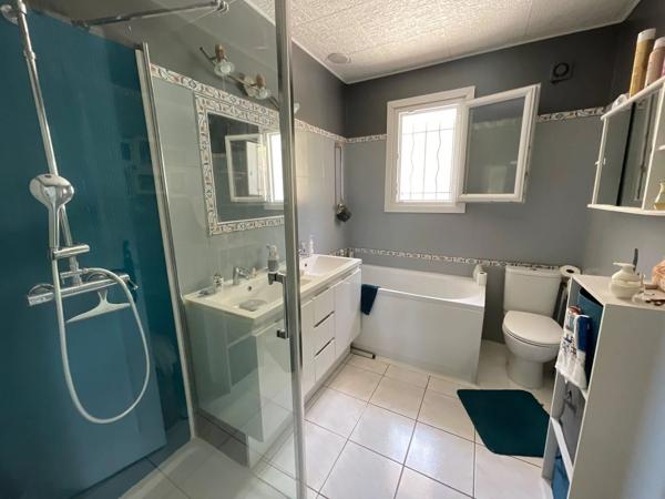 Vente                                                      Maison
                        
                     5 pièces                      120 m2                     à Le Luc