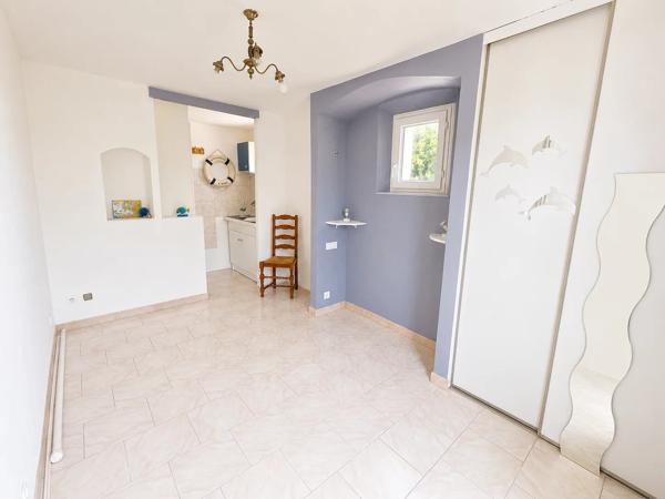 Vente                                                      Maison
                        
                     5 pièces                      120 m2                     à Le Luc