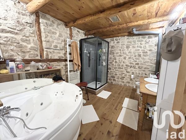 Maison à vendre 4 pièces 156 m² Saint-Étienne-Lardeyrol