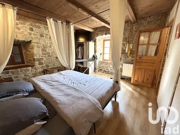 Maison à vendre 4 pièces 156 m² Saint-Étienne-Lardeyrol