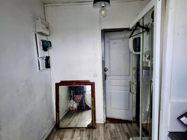 Studette avec belles vues au coeur du 9ème, 6m2