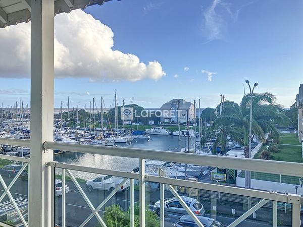 Location appartement Gourbeyre - 2 pièce(s) - 45 m² - 1 000 €/mois