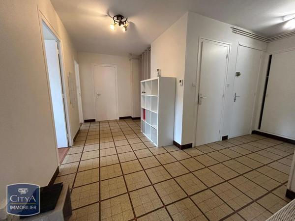 Appartement à louer 4 pièces 80.81m²