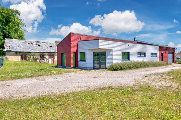 Aux portes d'Etretat : local artisanal/bureau/commerce ou habitation