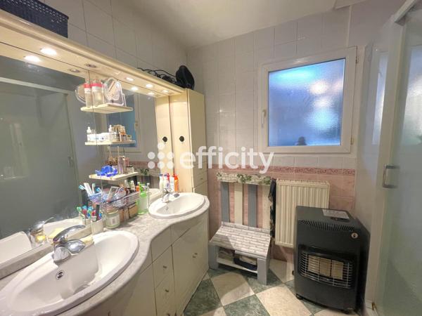 Maison
         6 pièces
        - 180 m²