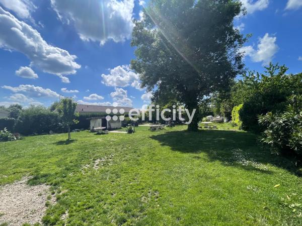 Maison
         6 pièces
        - 180 m²