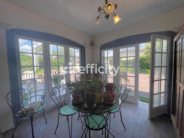 Maison
         6 pièces
        - 180 m²