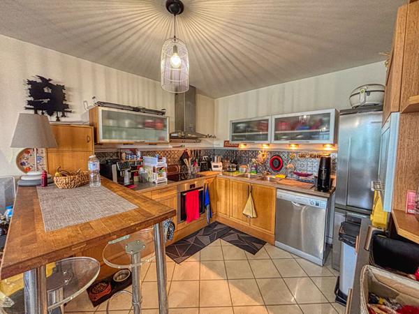 17640 VAUX SUR MER À Vendre Bel appartement avec aperçu mer, à deux pas de la plage de Pontaillac