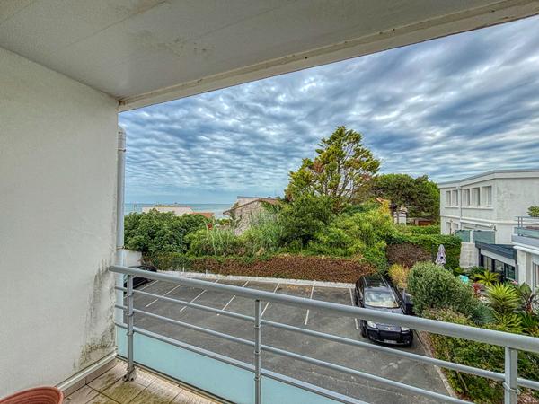 17640 VAUX SUR MER À Vendre Bel appartement avec aperçu mer, à deux pas de la plage de Pontaillac