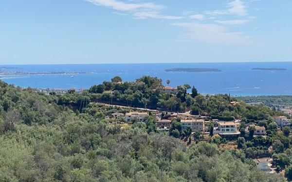 Appartement à vendre    3 pièces • 82,34 m2 Mandelieu-la-Napoule