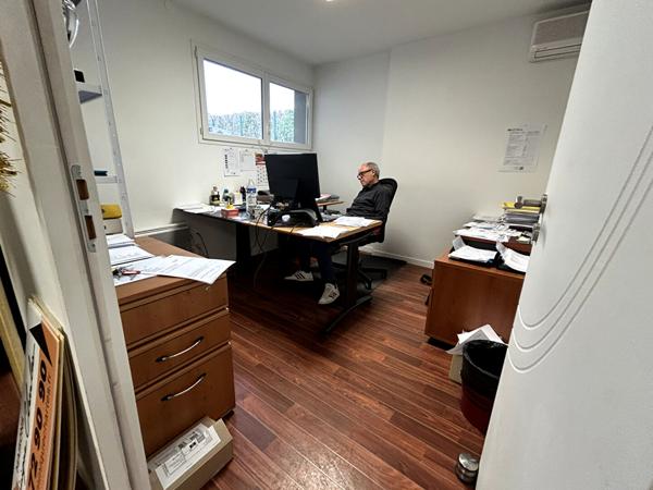 A LOUER : Très beaux bureaux 420 m2 - NORD de NANTES - possibilité de signalétique sur axe passant