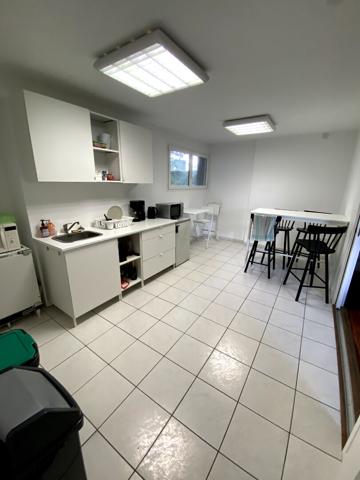 A LOUER : Très beaux bureaux 420 m2 - NORD de NANTES - possibilité de signalétique sur axe passant