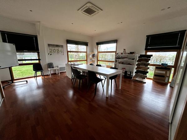 A LOUER : Très beaux bureaux 420 m2 - NORD de NANTES - possibilité de signalétique sur axe passant
