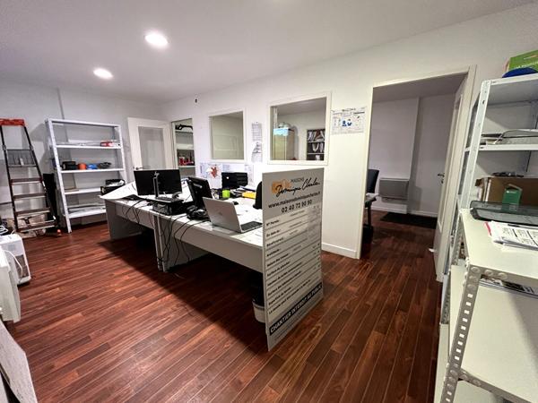 A LOUER : Très beaux bureaux 420 m2 - NORD de NANTES - possibilité de signalétique sur axe passant