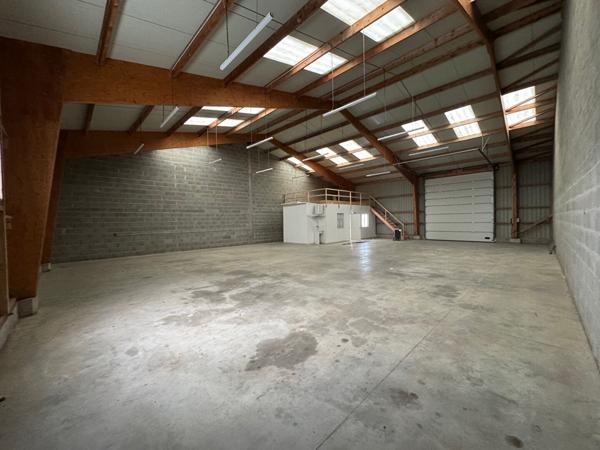 RARE : A LOUER Local d'activité 300 m2 - Pontchateau