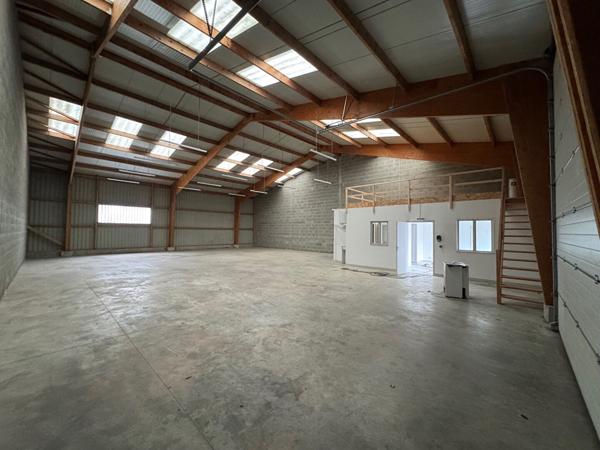 RARE : A LOUER Local d'activité 300 m2 - Pontchateau
