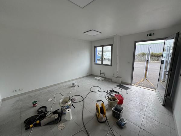 RARE : A LOUER Local d'activité 300 m2 - Pontchateau