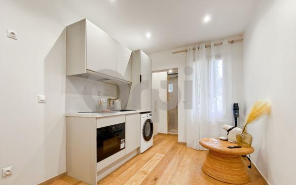 Appartement à louer    1 pièce • 12,50 m2 Maisons-Alfort