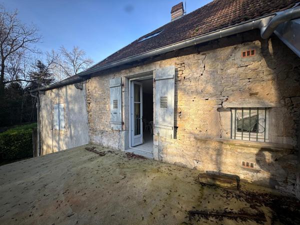 Maison au coeur de village à finir de rénover