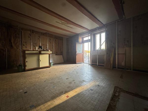 Maison au coeur de village à finir de rénover