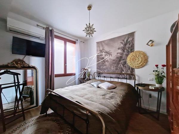 Maison de ville avec local commercial et triplex