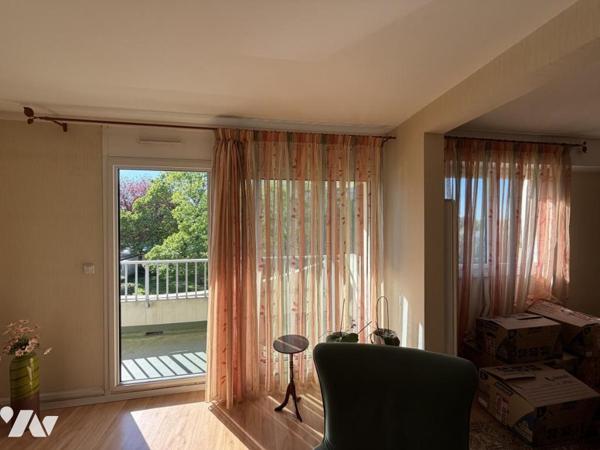 T4 - 2EME ET DERNIER ETAGE - COPROPRIETE AVEC TERRAIN DE TENNIS PRIVATIF