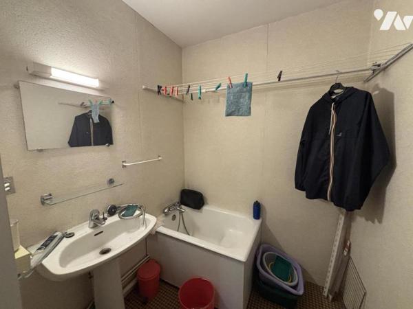 T4 - 2EME ET DERNIER ETAGE - COPROPRIETE AVEC TERRAIN DE TENNIS PRIVATIF