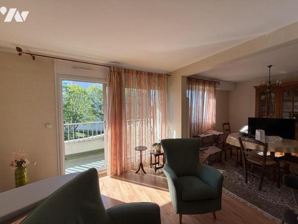 T4 - 2EME ET DERNIER ETAGE - COPROPRIETE AVEC TERRAIN DE TENNIS PRIVATIF