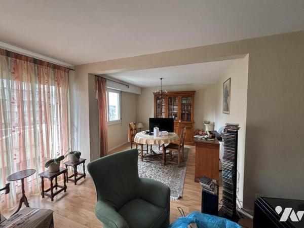 T4 - 2EME ET DERNIER ETAGE - COPROPRIETE AVEC TERRAIN DE TENNIS PRIVATIF