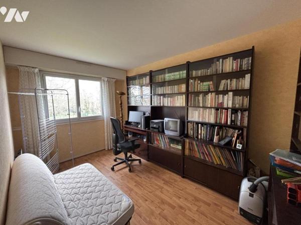 T4 - 2EME ET DERNIER ETAGE - COPROPRIETE AVEC TERRAIN DE TENNIS PRIVATIF