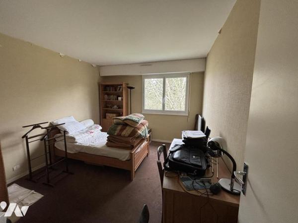 T4 - 2EME ET DERNIER ETAGE - COPROPRIETE AVEC TERRAIN DE TENNIS PRIVATIF