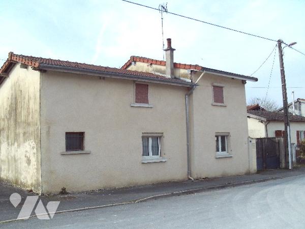 Maison 8 pièces avec garage et dépendances